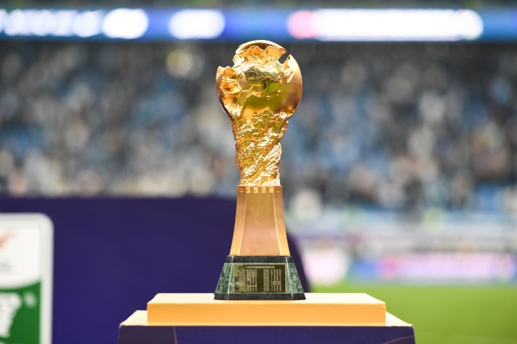 沙巴体育官方-马德兴：罚分或让中超形势难料，罚单公布后有俱乐部连夜追加投资